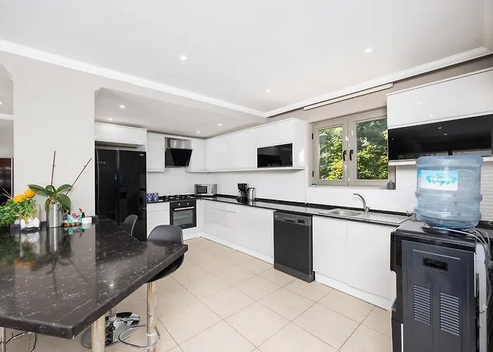 Moderno B ヴィラ オルデニズ